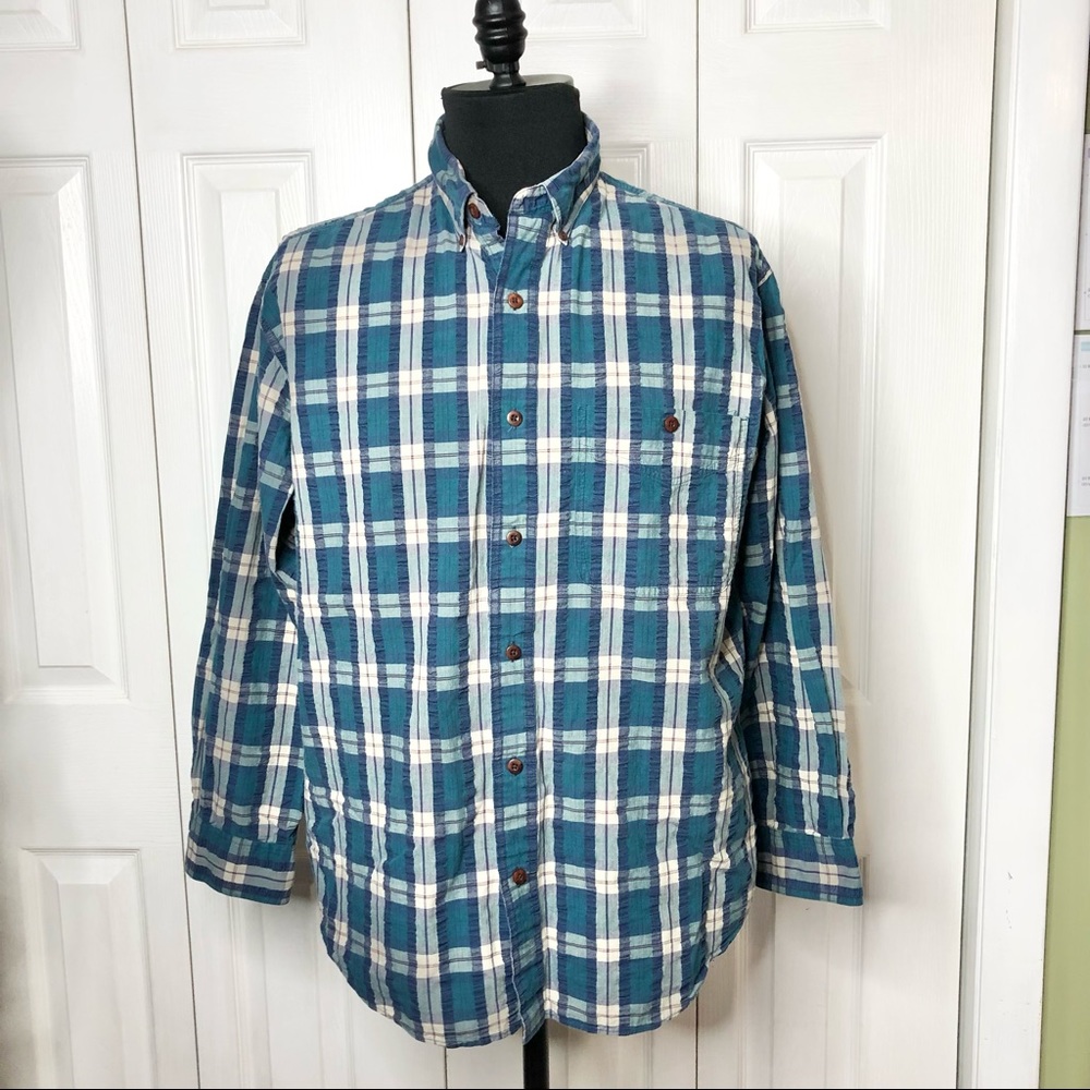 Eastern Mountain Sports 💯% cotton relaxed fit plaid button up shirt